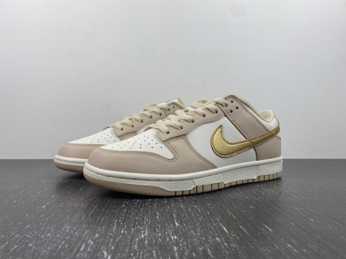 Wmns Nike Dunk Low Phantom Metallic Gold DX5930-001