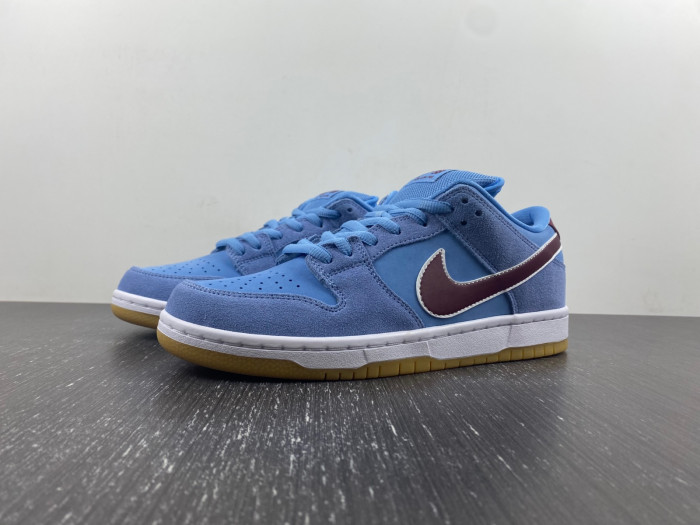 Nike SB Dunk Low Phillies DQ4040-400