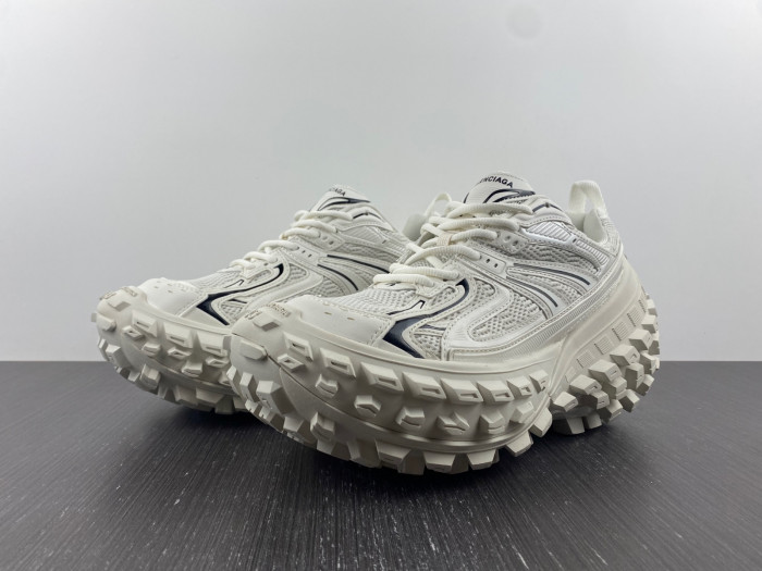 BALCIA DEFENDER SNEAKER