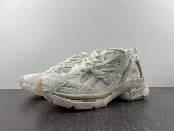 BALCIA RUNNER SNEAKER