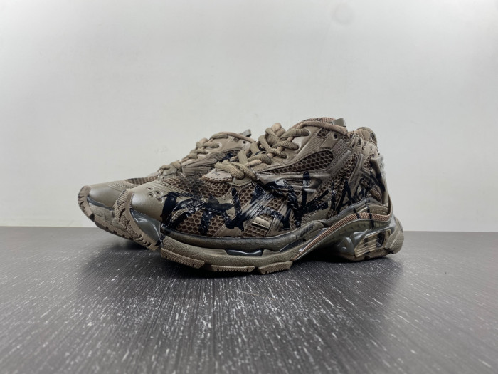 BALCIA RUNNER SNEAKER