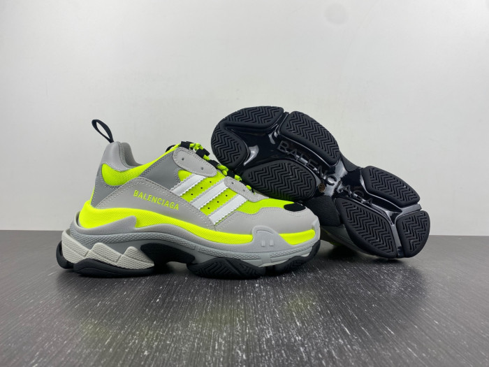 BALCIA TRIPLE S SNEAKER