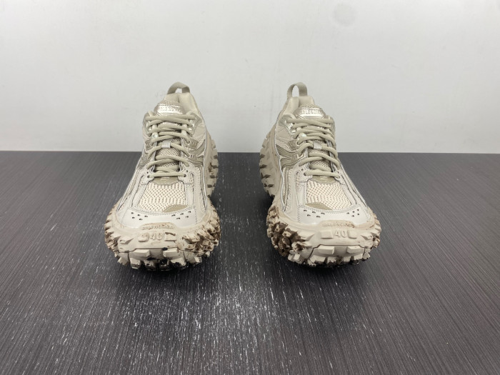 BALCIA DEFENDER SNEAKER