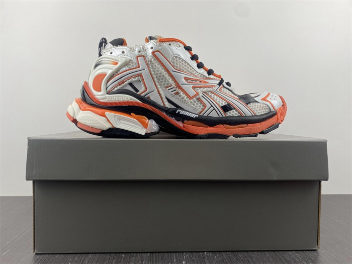 BALCIA RUNNER SNEAKER