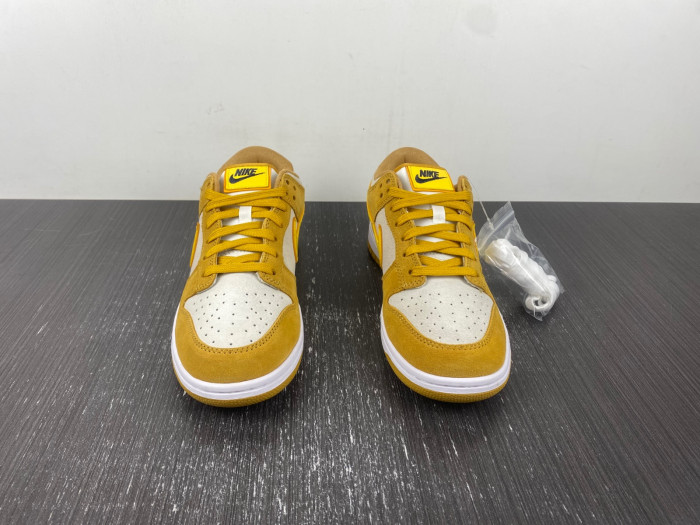 Nike Dunk Low WMNS "Gold Suede" DV7411-200