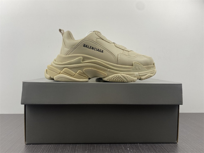 BALCIA Triple S Sneaker