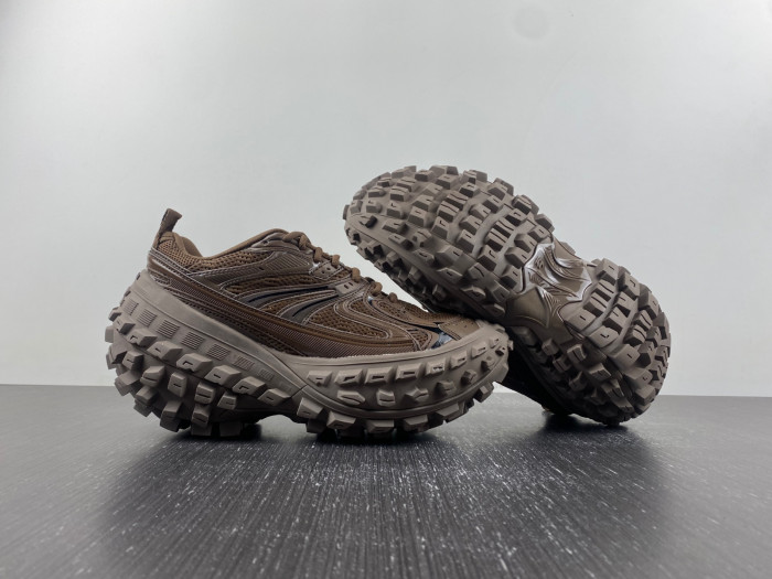 BALCIA DEFENDER SNEAKER