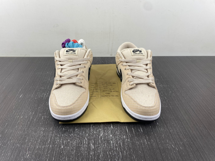Albino & Preto x Nike SB Dunk Low FD2627-200