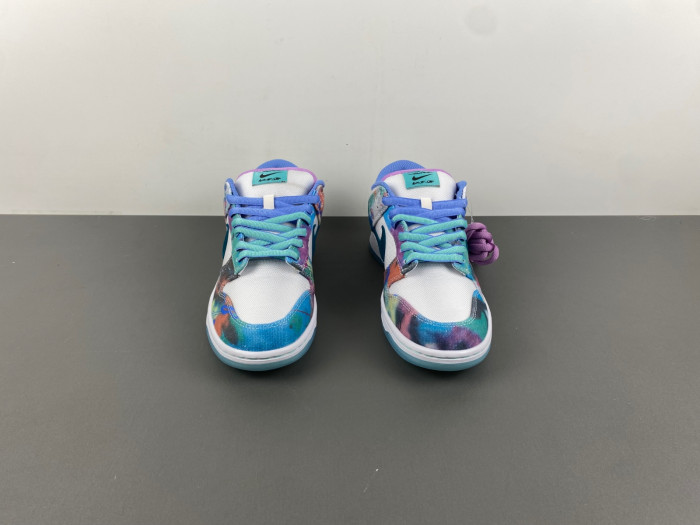 Futura Laboratories x Nike SB Dunk Low Bleached Aqua HF6061-400