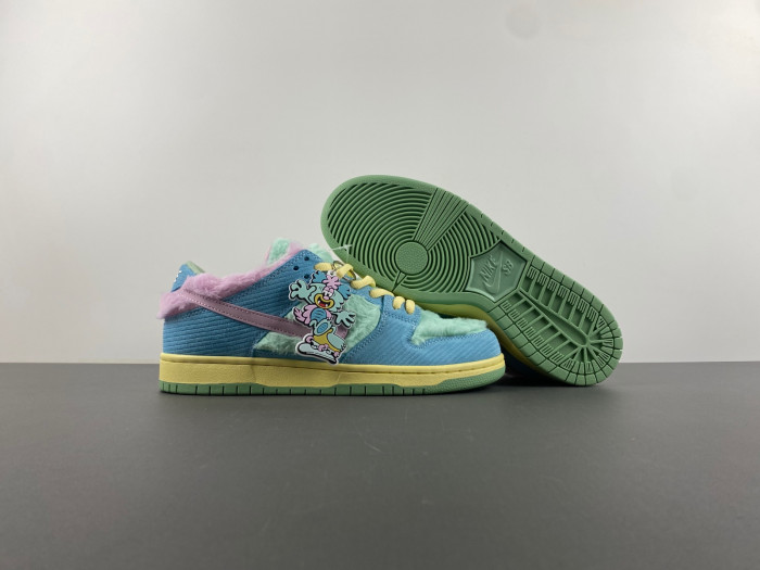 Nike x Verdy SB Dunk Low ''Visty'' FN6040-400