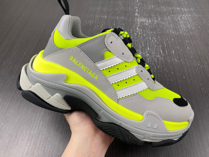 BALCIA TRIPLE S SNEAKER