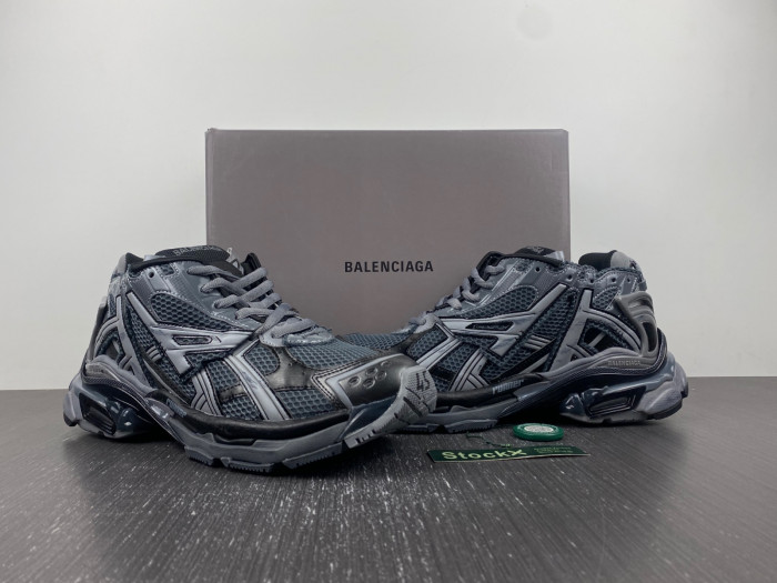 BALCIA RUNNER SNEAKER