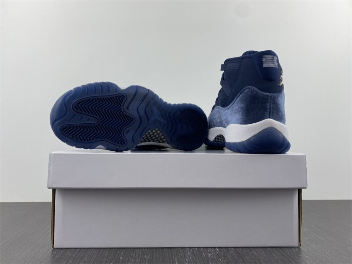 Air Jordan 11 Velvet “Midnight Navy” AR0715-441