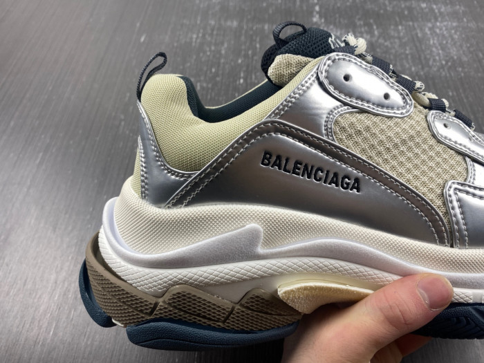 BALCIA TRIPLE S SNEAKER