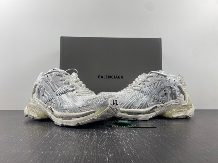 BALCIA RUNNER SNEAKER