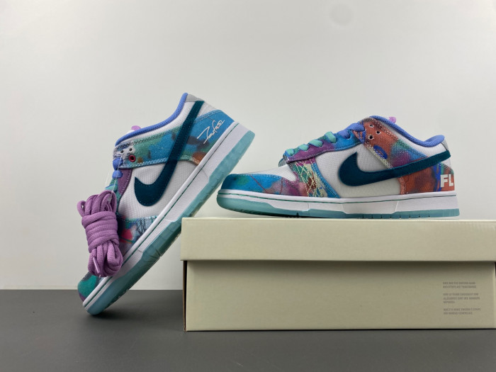 Futura Laboratories x Nike SB Dunk Low Bleached Aqua HF6061-400
