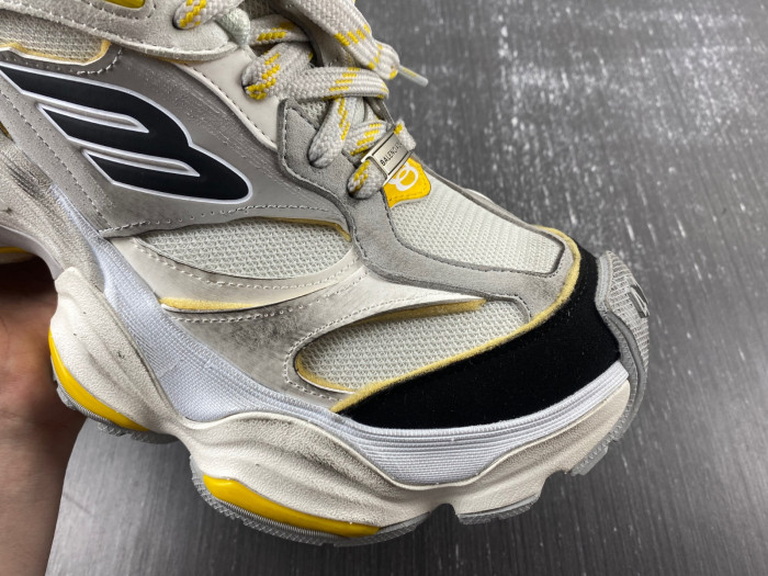 BALCIA RUNNER SNEAKER