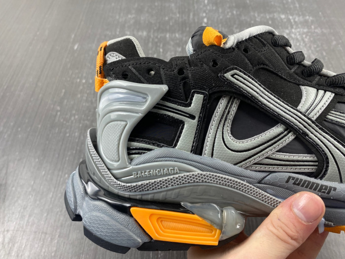 BALCIA RUNNER SNEAKER