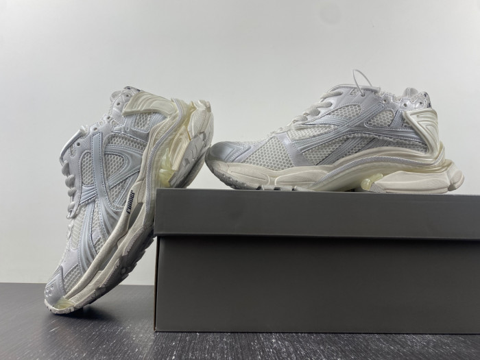 BALCIA RUNNER SNEAKER