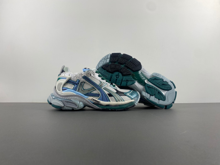 BALCIA RUNNER SNEAKER