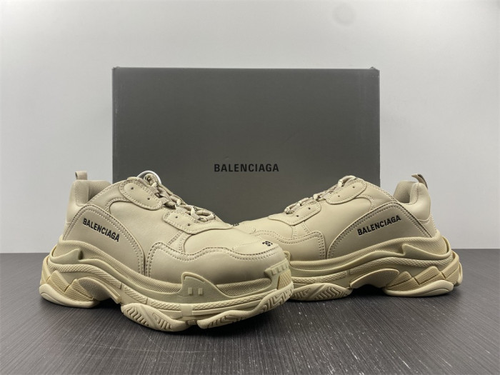 BALCIA Triple S Sneaker
