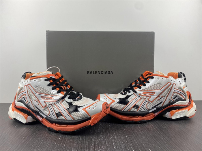 BALCIA RUNNER SNEAKER