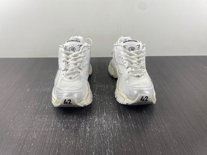 BALCIA RUNNER SNEAKER