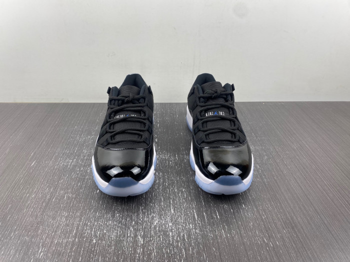 Air Jordan 11 Retro Low "Space Jam" FV5104-004