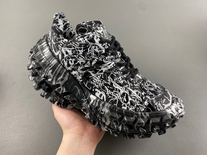 BALCIA DEFENDER SNEAKER