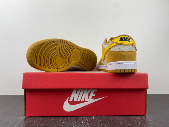Nike Dunk Low WMNS "Gold Suede" DV7411-200