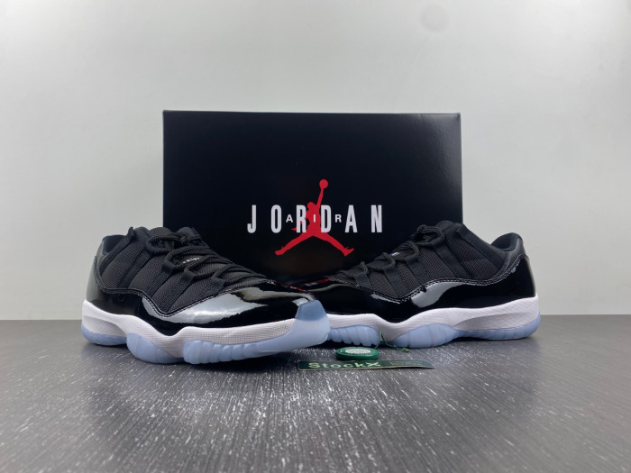 Air Jordan 11 Retro Low "Space Jam" FV5104-004