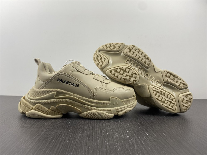 BALCIA Triple S Sneaker