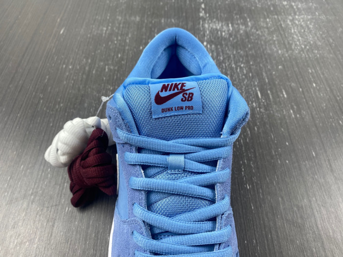 Nike SB Dunk Low Phillies DQ4040-400