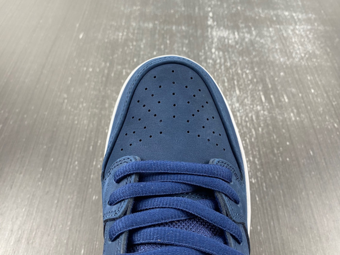 Nike SB Dunk Low Pro ISO 