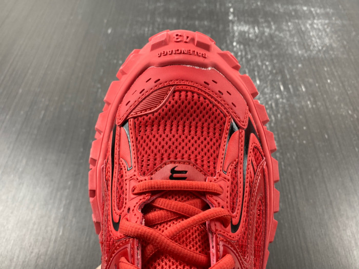 BALCIA DEFENDER SNEAKER