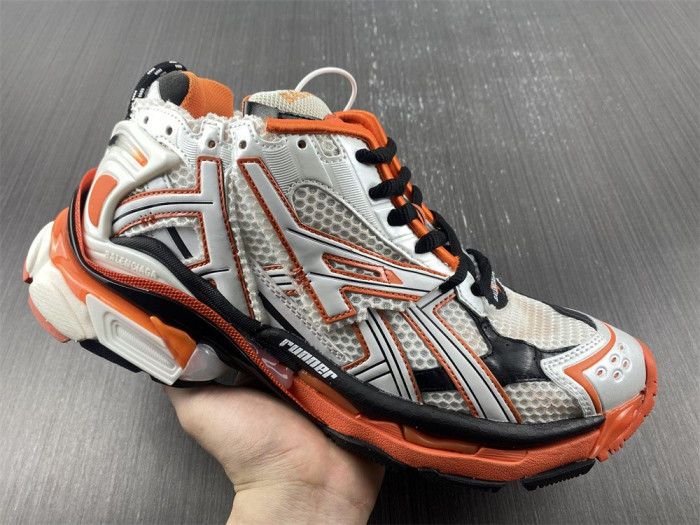 BALCIA RUNNER SNEAKER