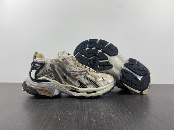 BALCIA RUNNER SNEAKER