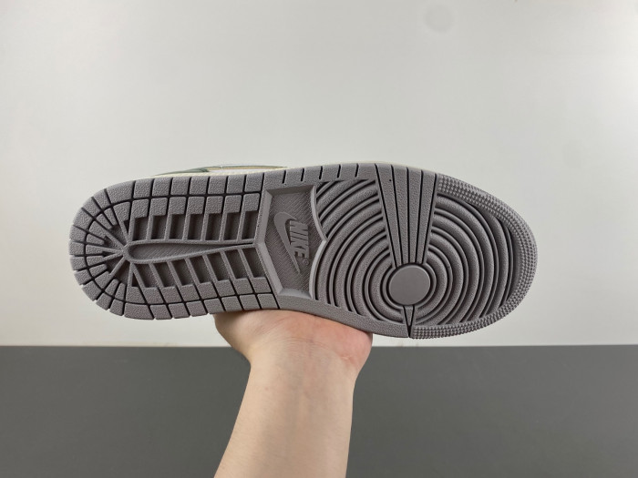 Air Jordan 1 Low Oxidized Green FQ7687-300