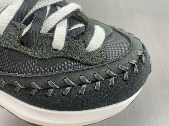 Nike Vaporwaffle sacai Jean Paul Gaultier Black White DH9186-001