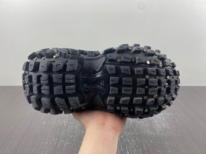 BALCIA DEFENDER SNEAKER