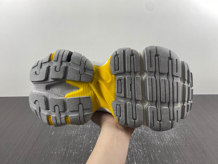 BALCIA RUNNER SNEAKER