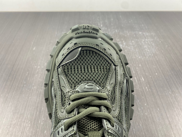 BALCIA DEFENDER SNEAKER