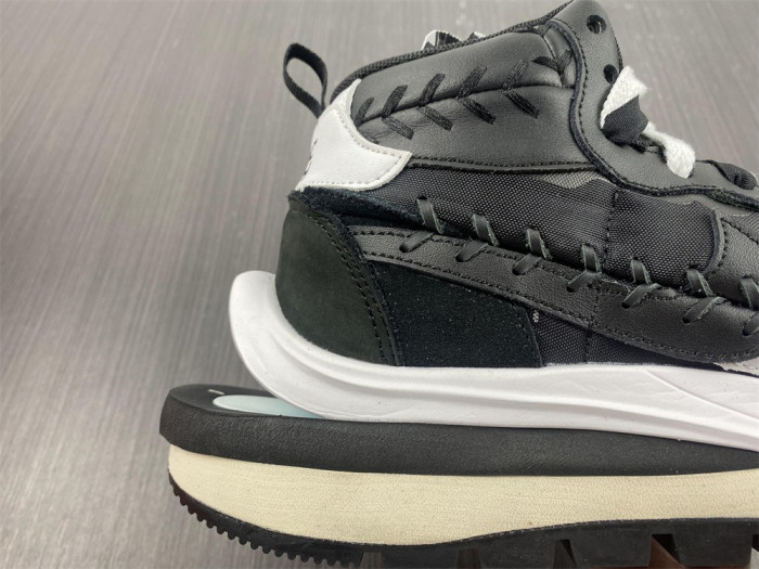 Nike Vaporwaffle sacai Jean Paul Gaultier Black White DH9186-001