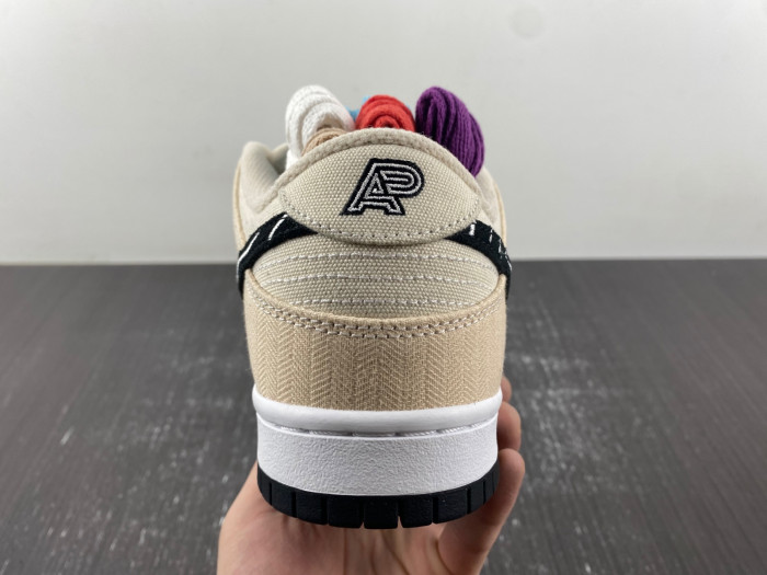 Albino & Preto x Nike SB Dunk Low FD2627-200