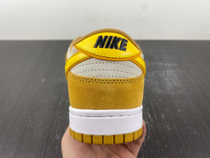 Nike Dunk Low WMNS "Gold Suede" DV7411-200