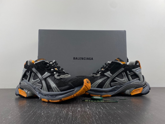 BALCIA RUNNER SNEAKER