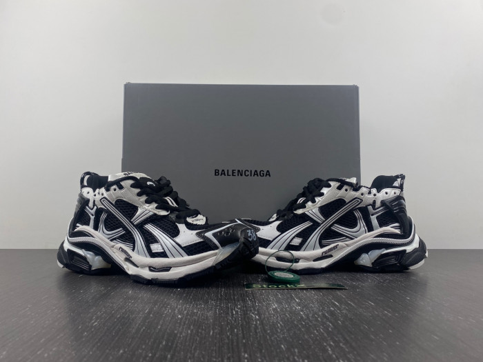 BALCIA RUNNER SNEAKER