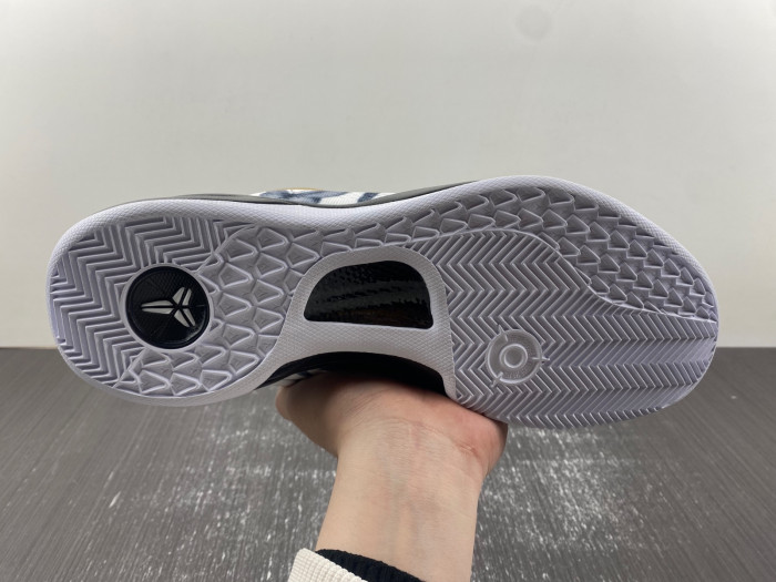 Nike Kobe 8 Protro White Metallic Gold FV6325 100