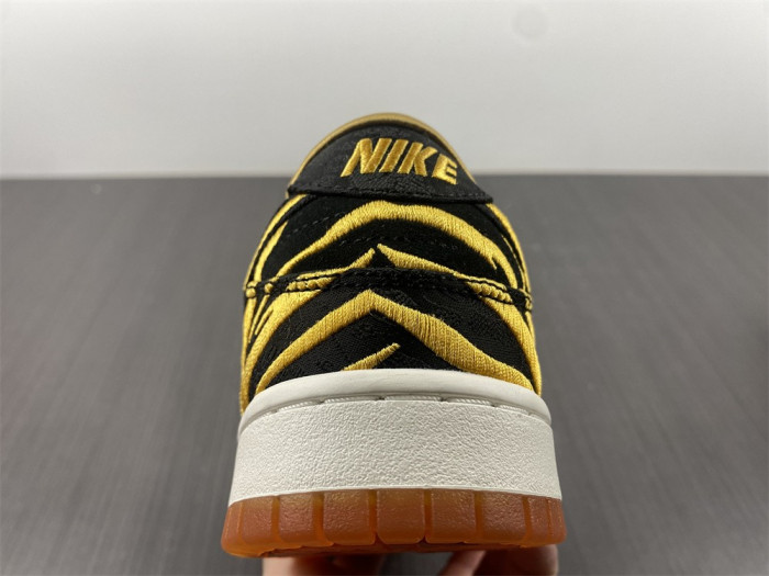 Nike Dunk High Year of the Tiger DQ4978-001
