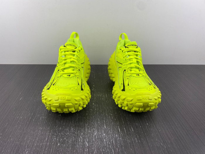 BALCIA DEFENDER SNEAKER